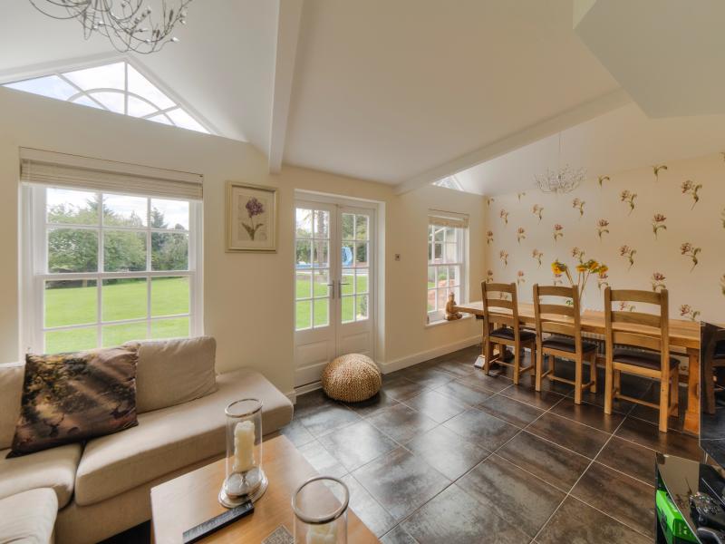 7 bedroom detached house for sale in Rectory Meadow, Bradwell