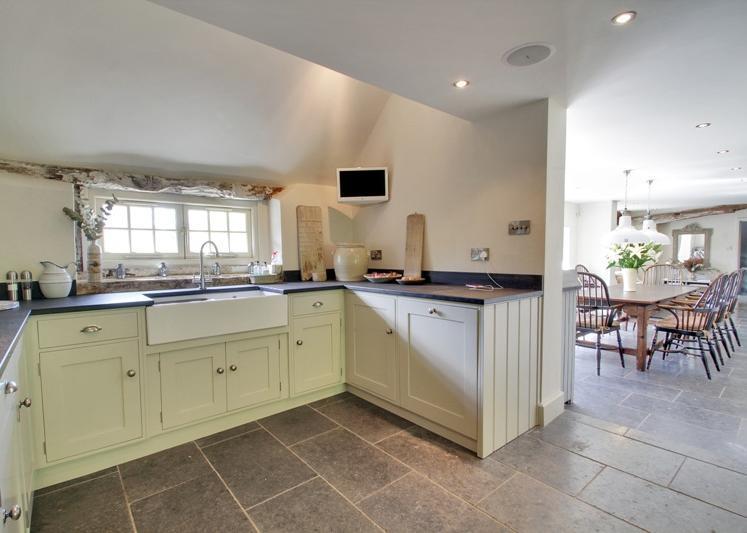6 bedroom house for sale in Shoreham Road, Upper Beeding, Nr. Steyning