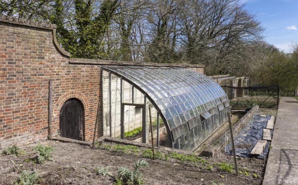 7 bedroom detached house for sale in Ditchling Road, Offham, Lewes, East Sussex, BN7, BN7