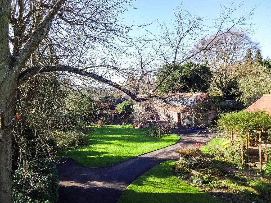 7 bedroom detached house for sale in High Street, Whitchurch on Thames