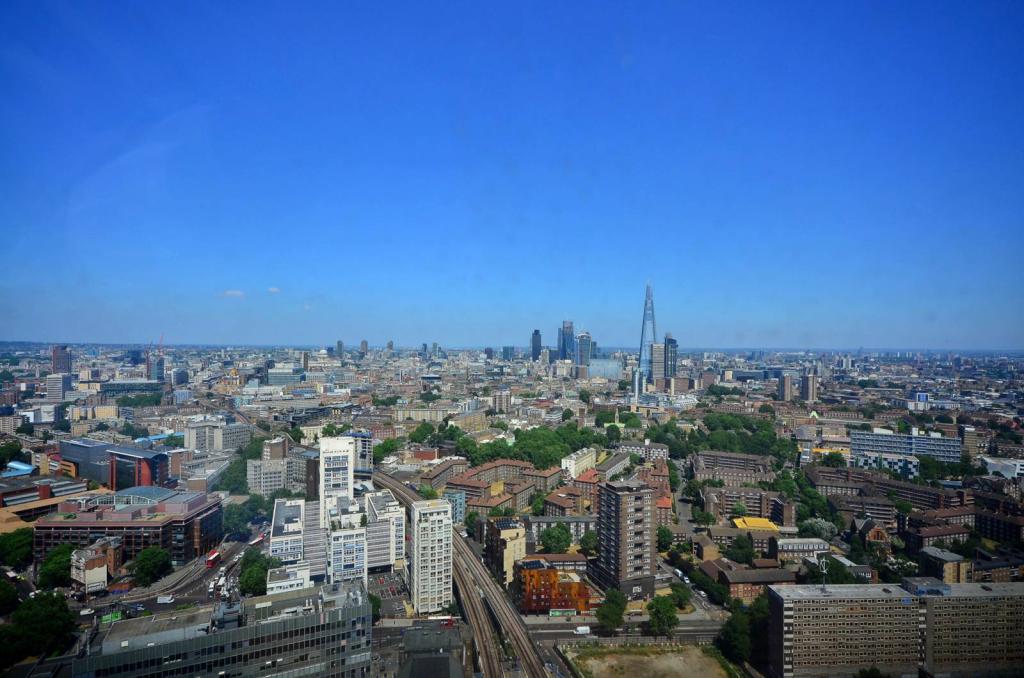 Strata SE1,View