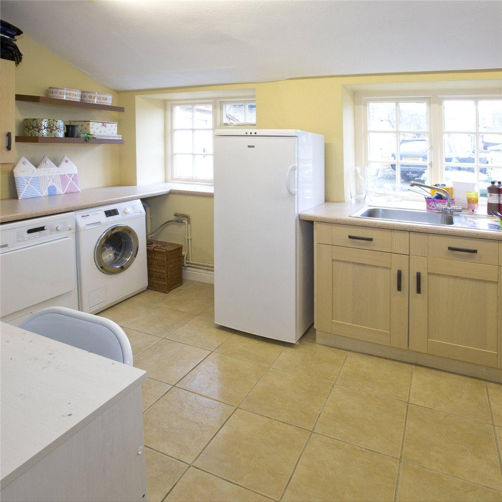 5 bedroom detached house for sale in Main Street, Willersey, Nr 5 bedroom detached house for sale in Main Street, Willersey, Nr