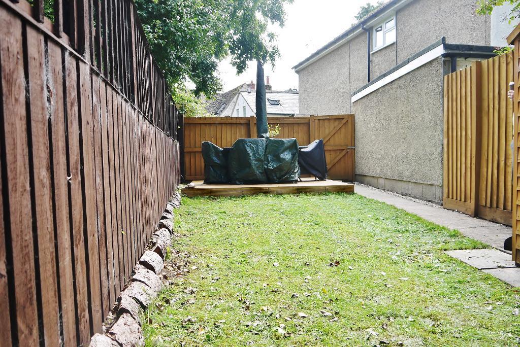 3 bedroom end of terrace house for sale in High Street, Cricklade