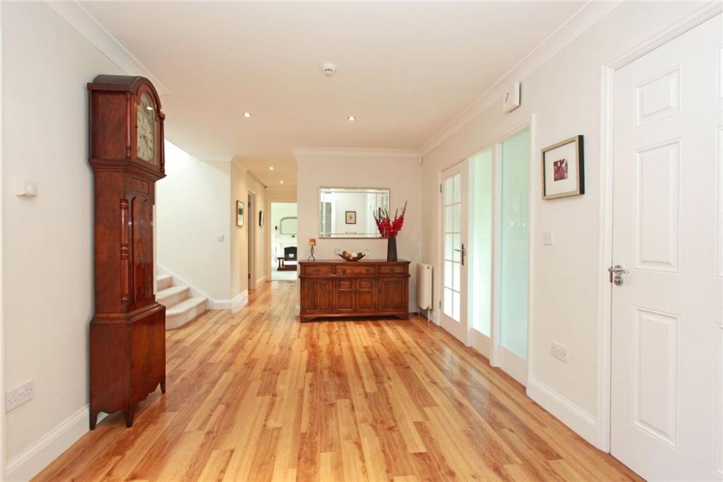 5 bedroom detached house for sale in Garvock Drive, Sevenoaks, Kent