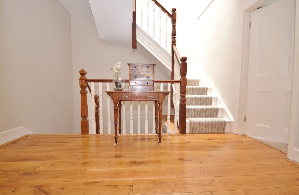 6 bedroom semidetached house for sale in Hadley Grove, Hadley