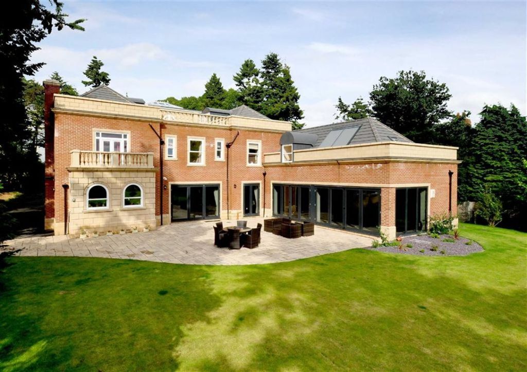 7 bedroom detached house for sale in Perton Ridge, Pattingham