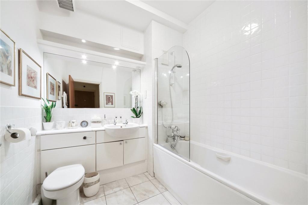Globe Wharf,Bathroom