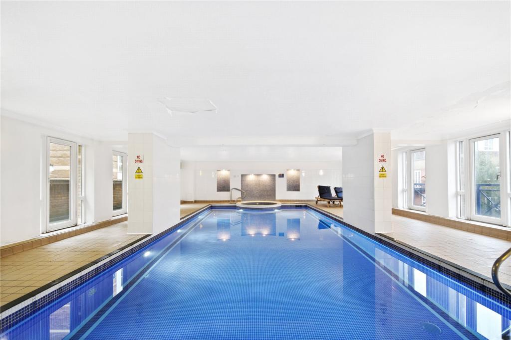 Globe Wharf,Pool & Sport