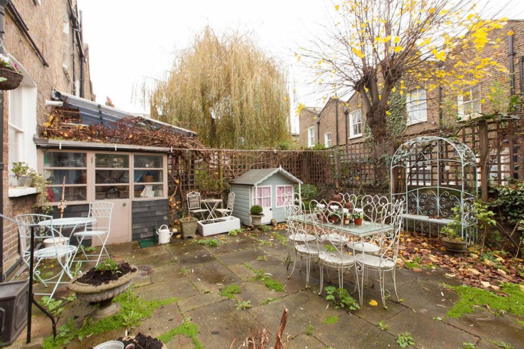 4 bedroom house for sale in Appach Road, Brixton, SW2, SW2