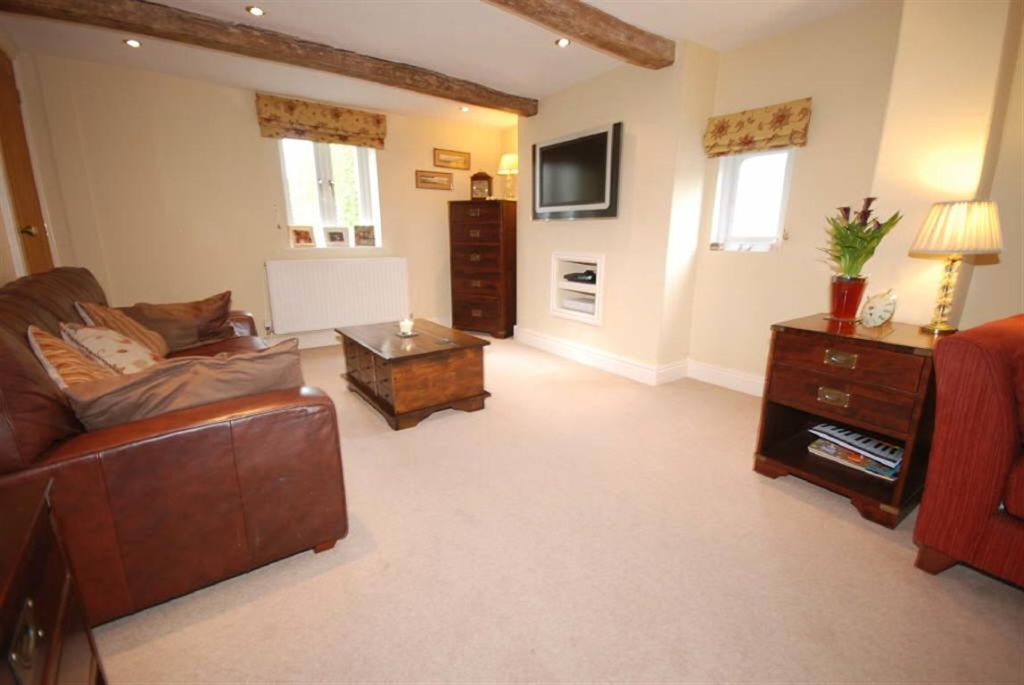 3 bedroom cottage for sale in The Green, Farnsfield, NG22
