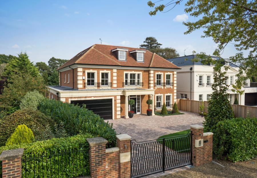 6 bedroom detached house for sale in Esher, Surrey, KT10
