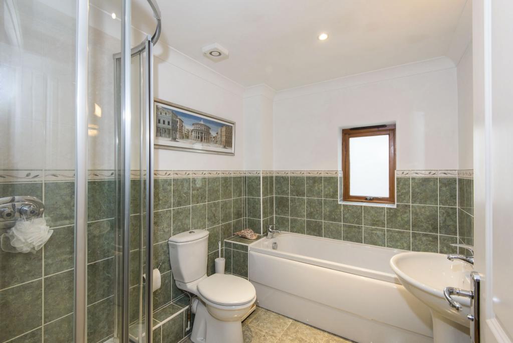 5 bedroom detached house for sale in Calmore Road, Totton, Southampton