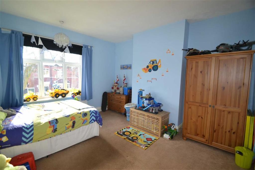 3 bedroom terraced house for sale in Marine Gardens, Whitley Bay, NE26