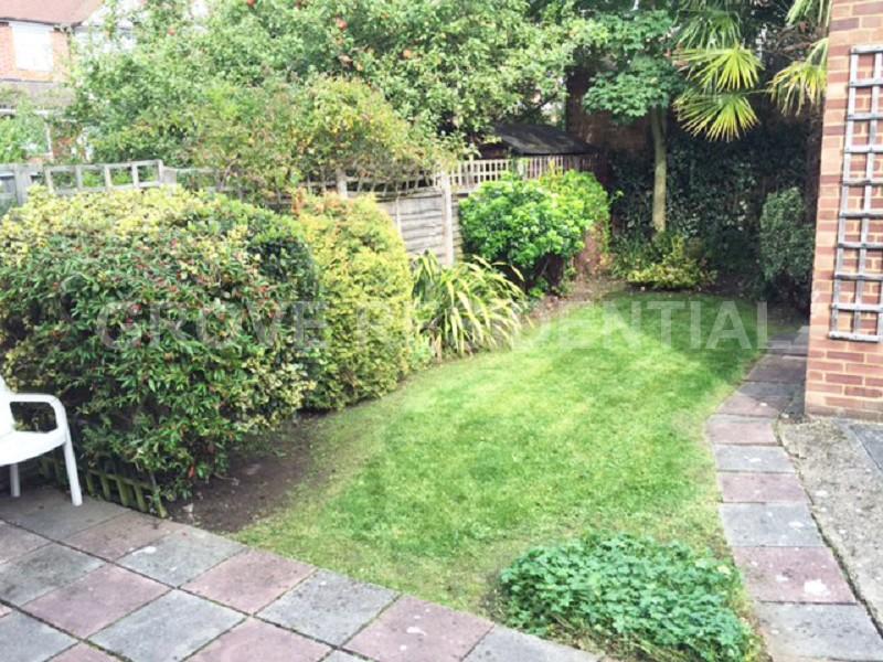 5 bedroom semidetached house for sale in Brook Avenue, Edgware, HA8