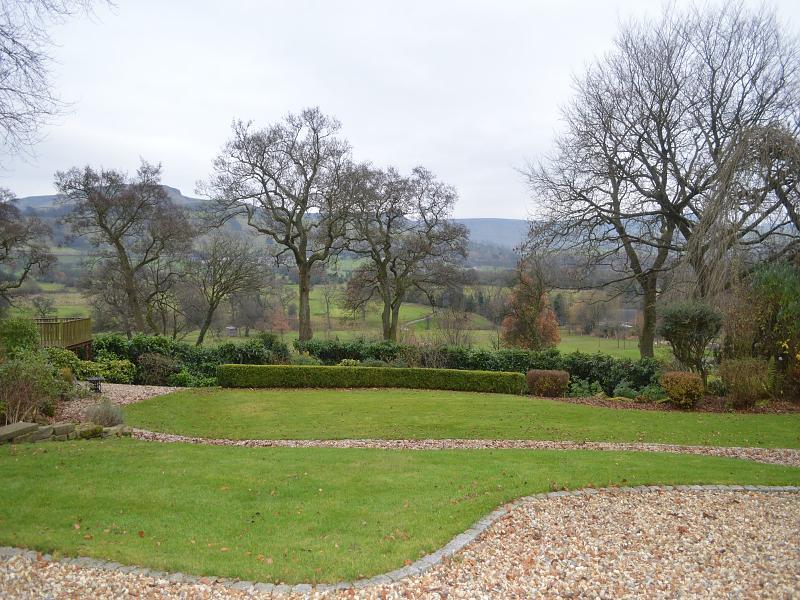 5 bedroom detached house for sale in Manchester Road, Chapelenle