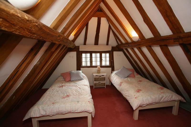 3 bedroom detached house for sale in West Malling, ME19