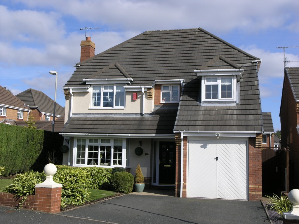 4 bedroom detached house for sale in Berkswell Close, Milking Bank