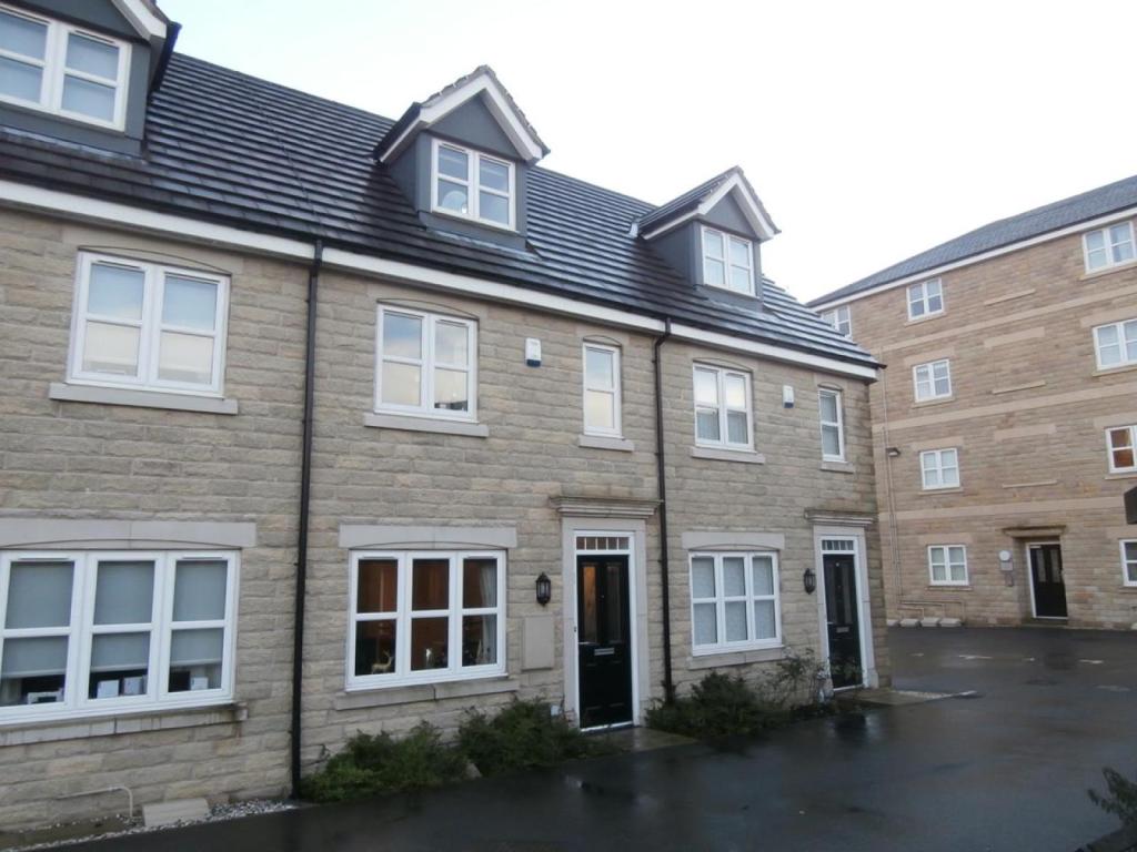 3 bedroom house for sale in Plover Mills, Lindley, Huddersfield, HD3, HD3