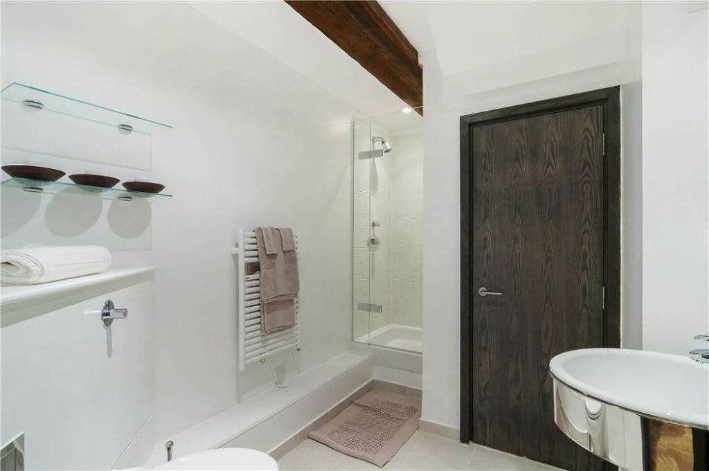 Port East Apartments,Bathroom