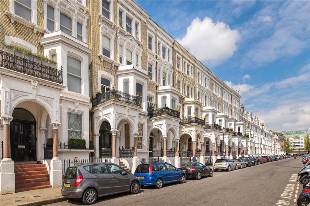 2 bedroom flat for sale in Redcliffe Square, Chelsea, London, SW10, SW10