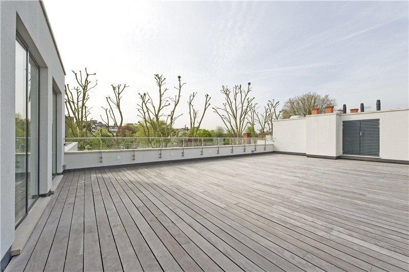 5 bedroom semidetached house for sale in Crown Yard, Peterborough Road