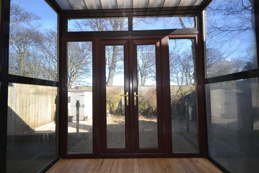 3 bedroom semidetached house to rent in Deepdene Road, Seaburn