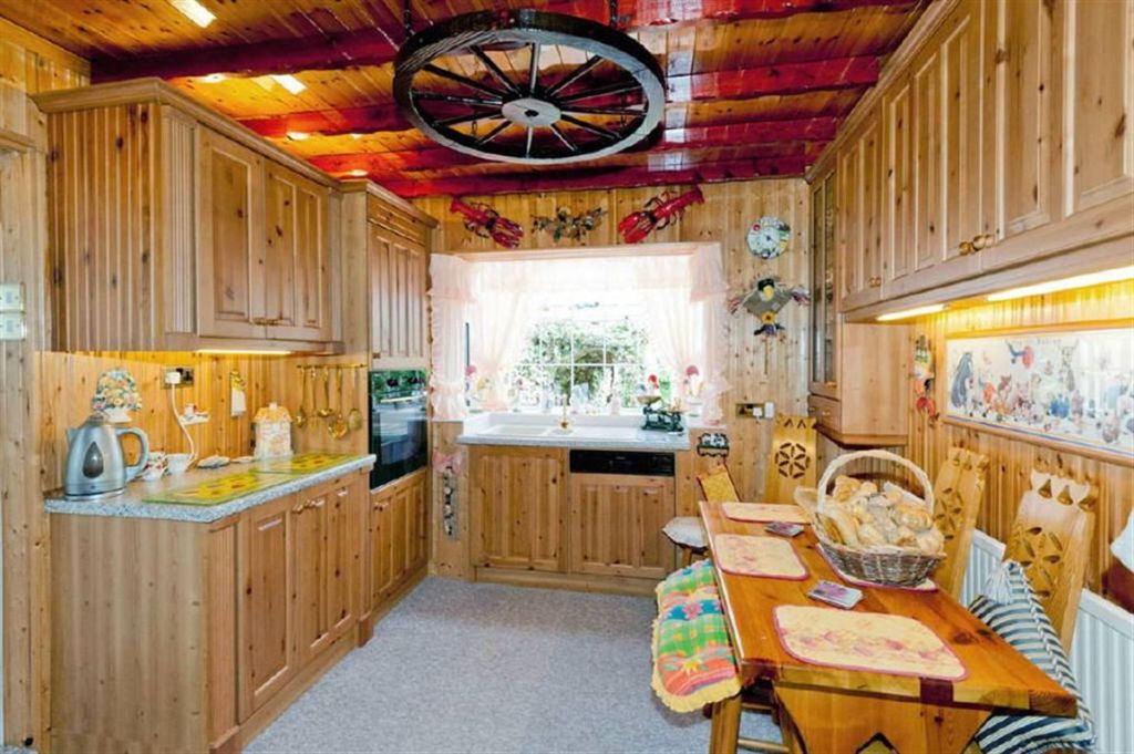 2 bedroom detached bungalow for sale in Marchwood Avenue, Stannington