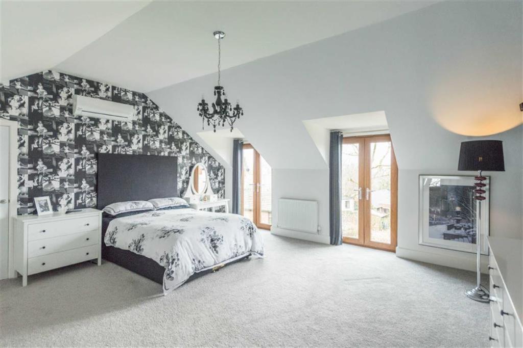 4 bedroom detached house for sale in Acorn Hill, Stannington Village