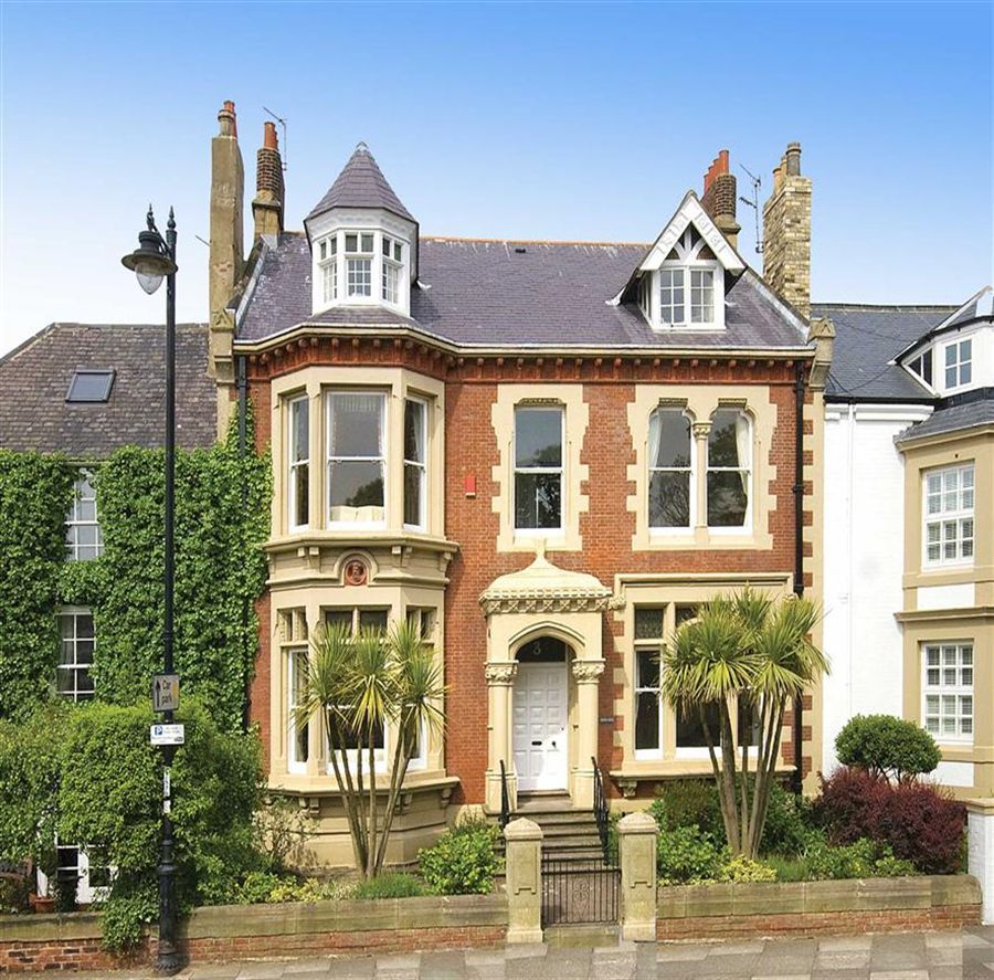 6 bedroom terraced house for sale in Front Street, Tynemouth, Tyne and