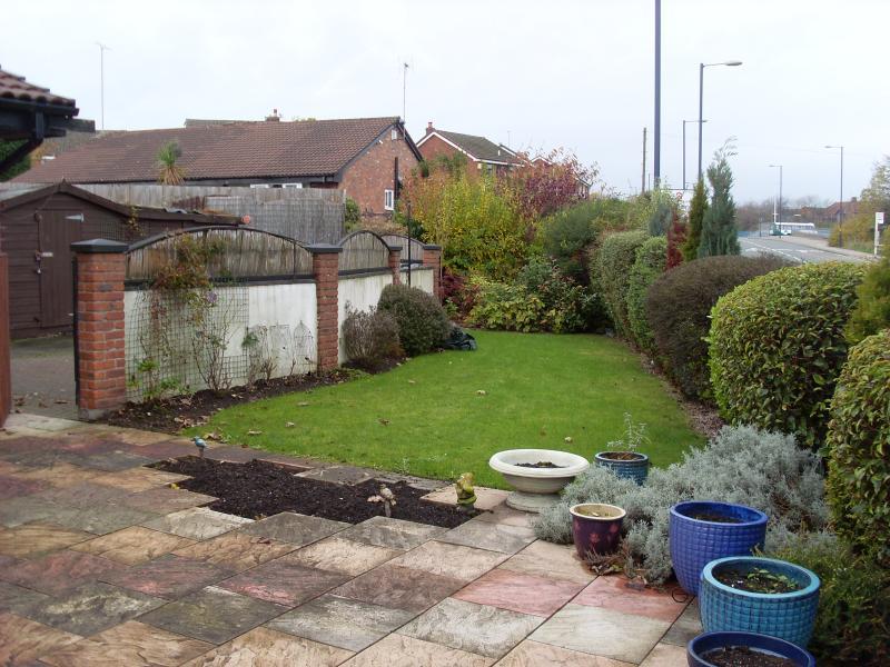 2 bedroom house to rent in Old Oak Drive, Denton, Manchester M34, M34