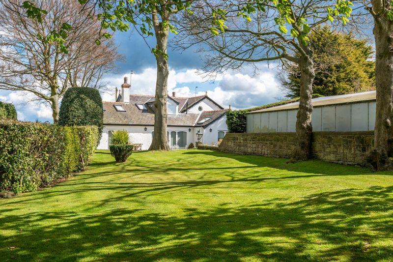 4 bedroom cottage for sale in Mill Lane, Aughton, L39