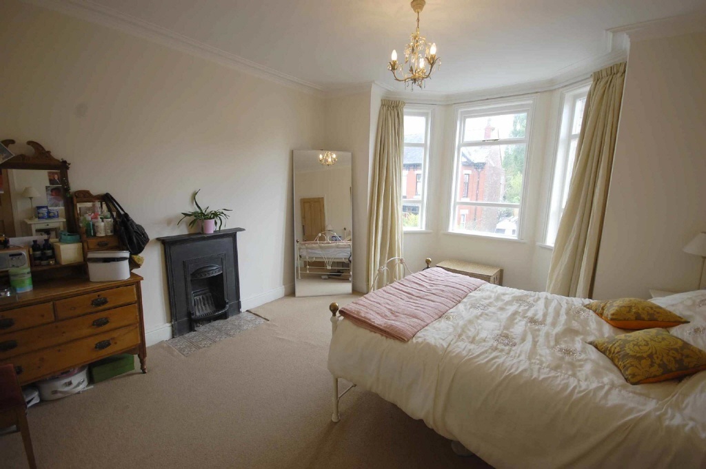 5 bedroom semidetached house for sale in Everett Road, Withington