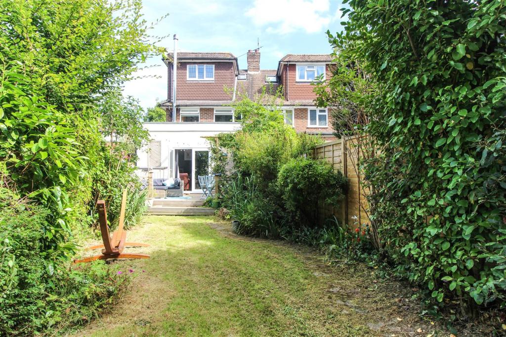 4 bedroom semidetached house for sale in Edward Road, Haywards Heath, RH16