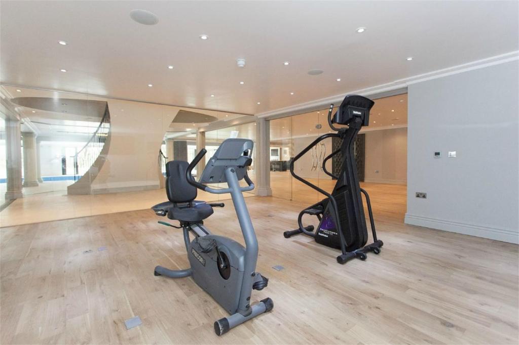 7 bedroom detached house for sale in Knowsley Grange, Heaton, Bolton