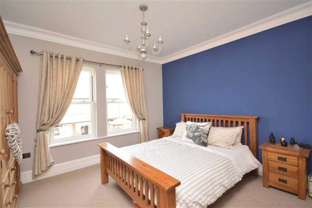 4 bedroom house for sale in Cromford Road, Ripley, Derbyshire, DE5