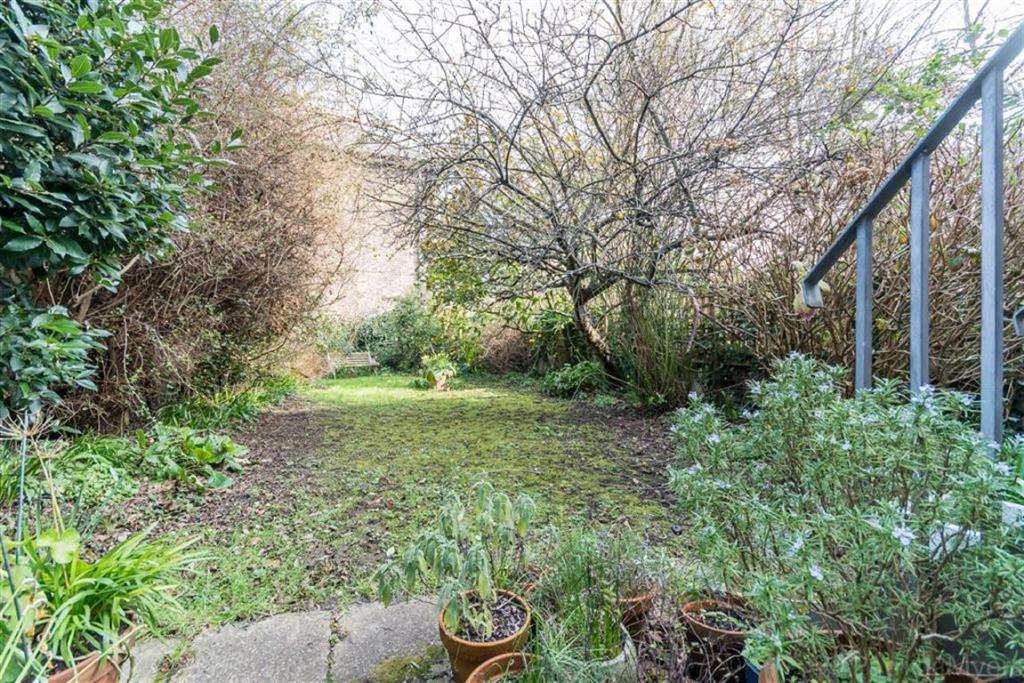 5 bedroom terraced house for sale in Lyndhurst Way, Peckham, SE15