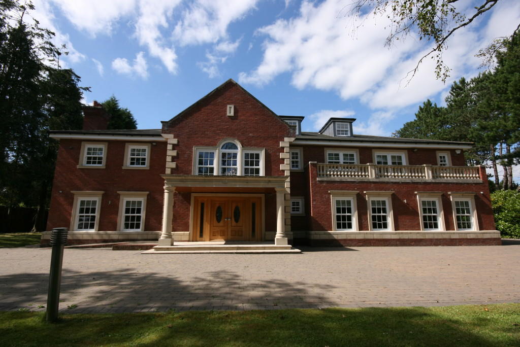 5 bedroom detached house for sale in Western Way, Darras Hall