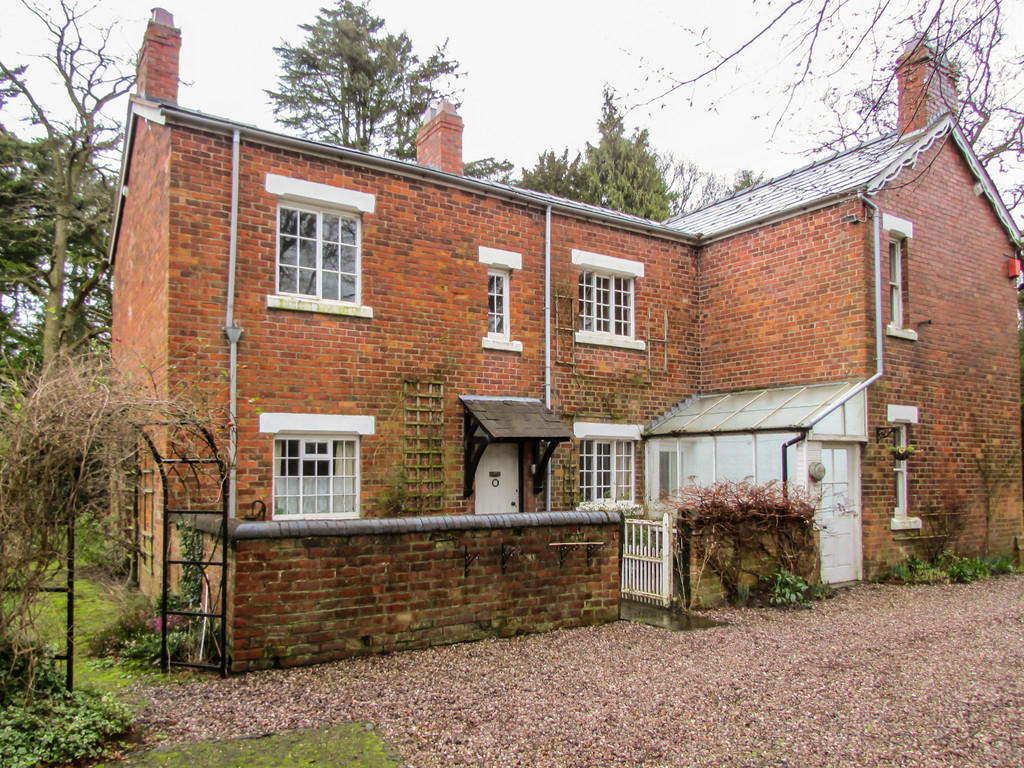 5 bedroom detached house for sale in Weaverham Road Sandiway, CW8