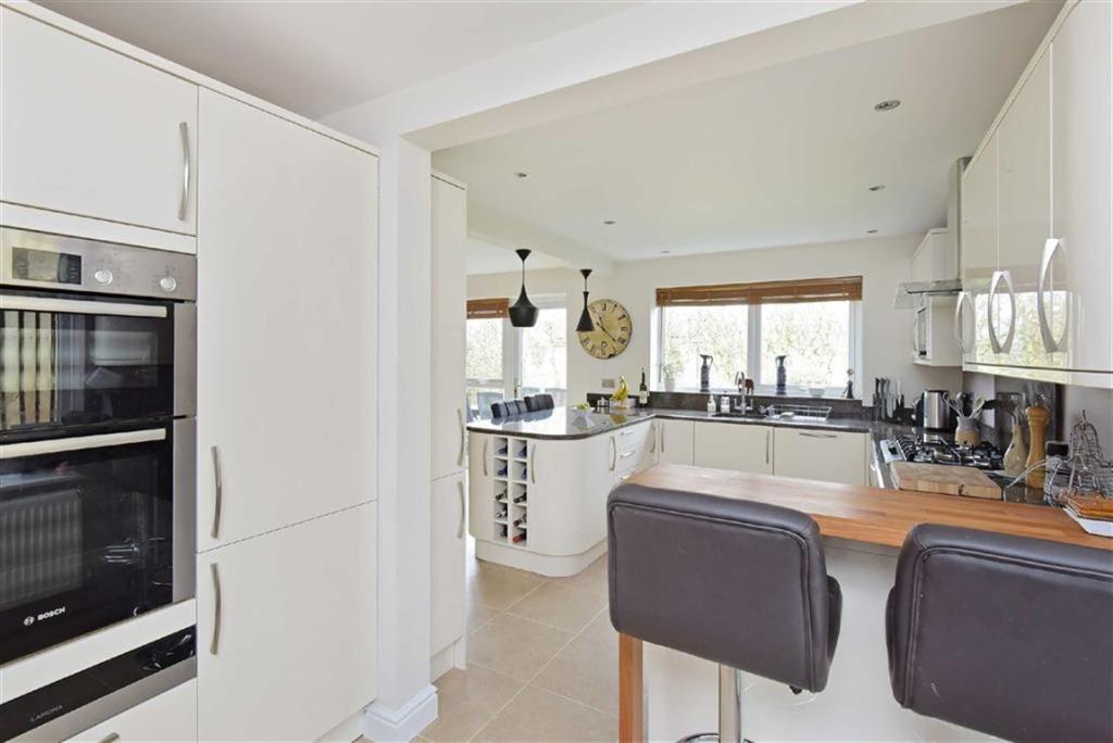 4 bedroom detached house for sale in Walton Park, Harrogate, North