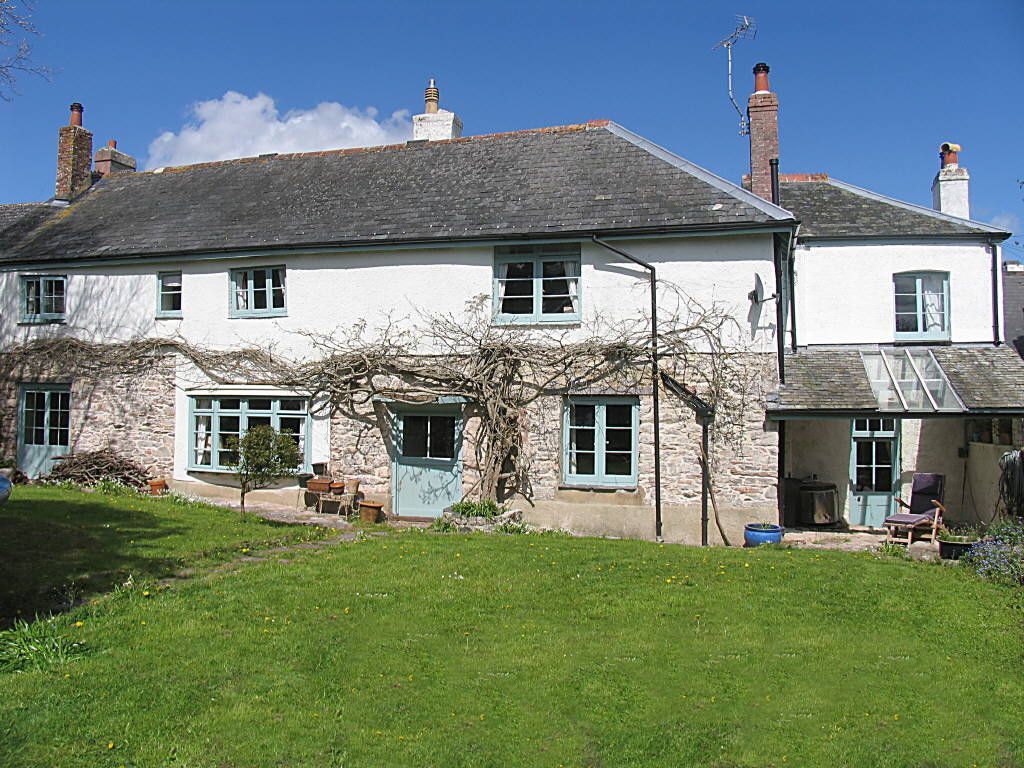 4 bedroom detached house for sale in Stoke Gabriel, South Devon, TQ9