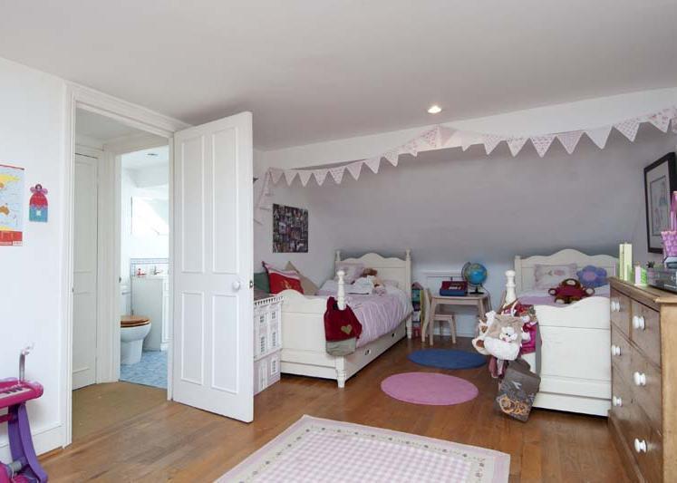 5 bedroom house for sale in Crieff Road, Wandsworth, London SW18 2EB, SW18