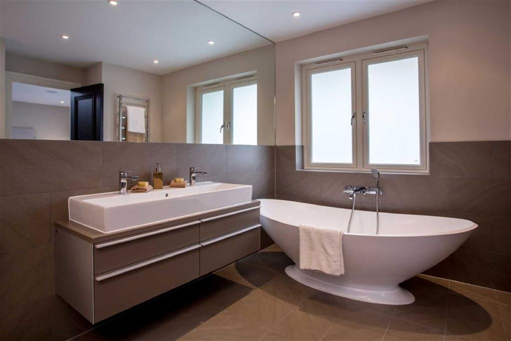 5 bedroom detached house for sale in Munster Road, Teddington