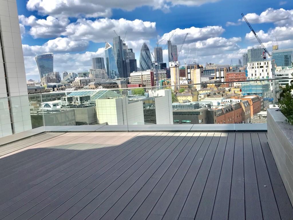 London Dock,Patio