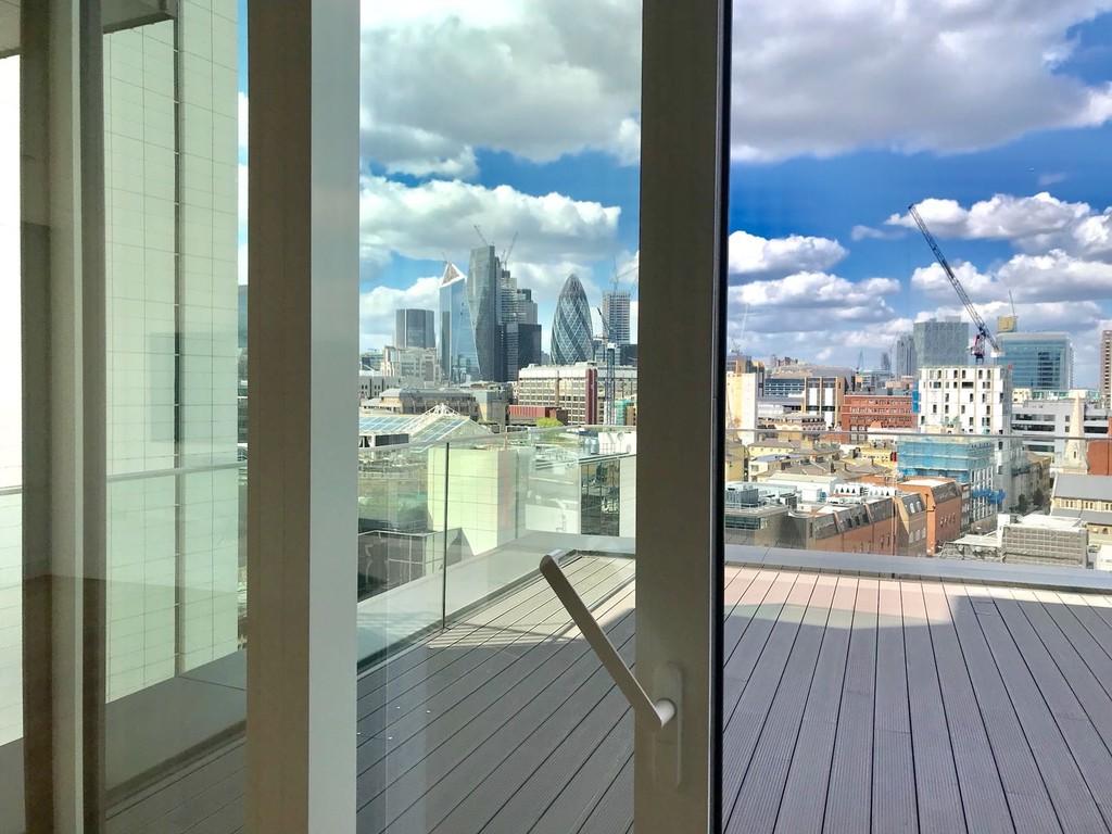 London Dock,Door