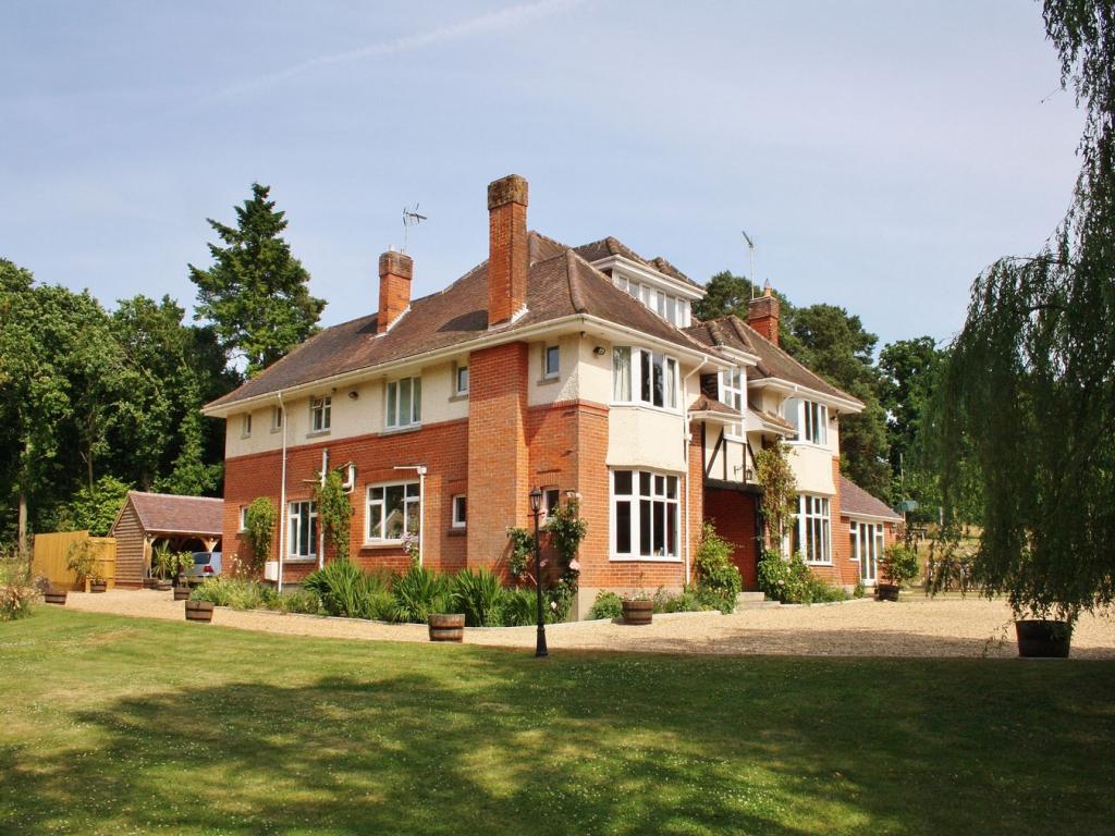 6 bedroom detached house for sale in Ringwood, Hampshire, BH24