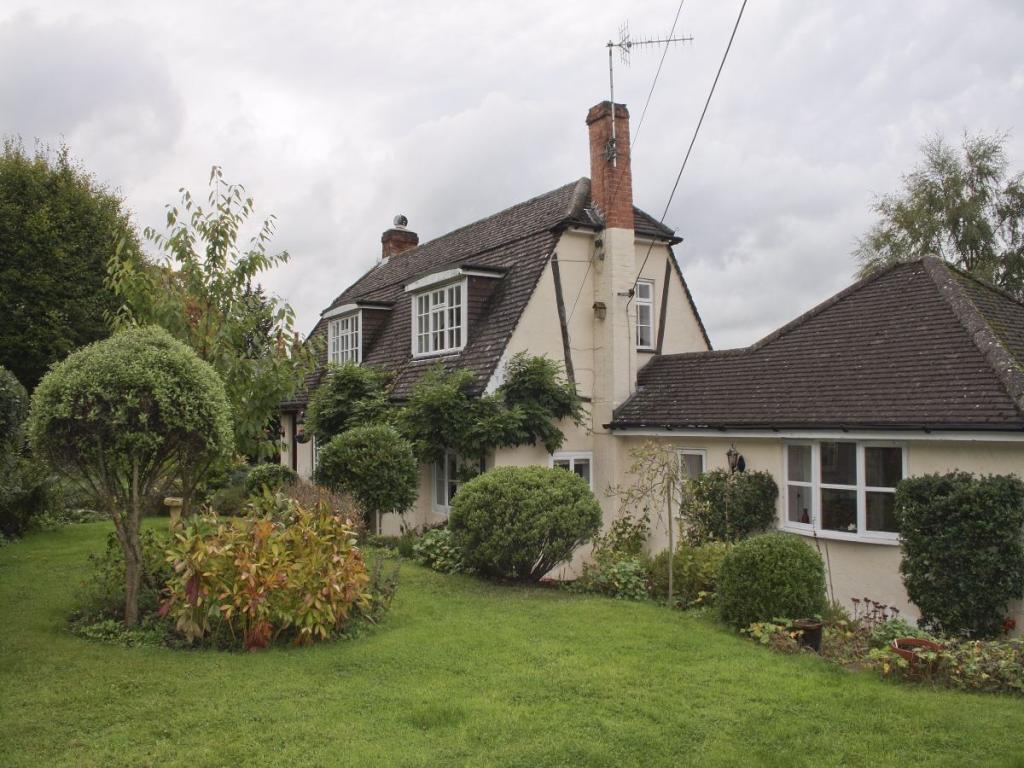3 bedroom cottage for sale in Woodgreen, FORDINGBRIDGE, Hampshire, SP6
