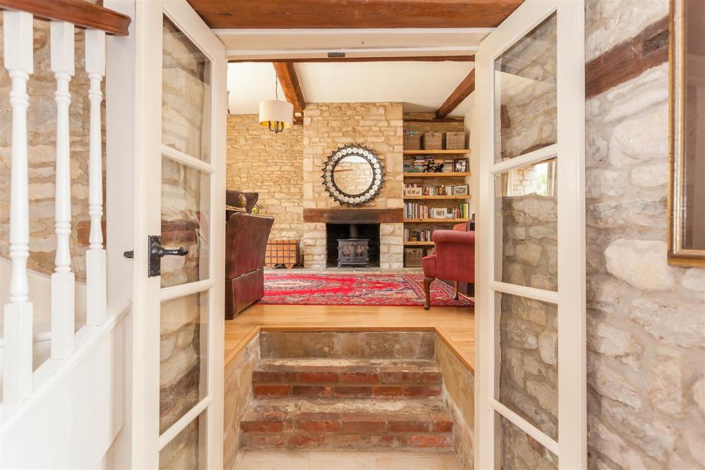 4 bedroom detached house for sale in West End, Witney, OX28