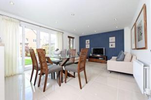 Priory Gardens by Redrow Homes, Priory Gardens,
Off Cambridge Road,
St Neots,
PE19