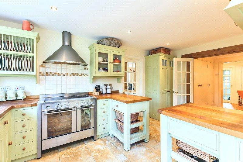5 bedroom detached house for sale in Wotton Underwood, Buckinghamshire