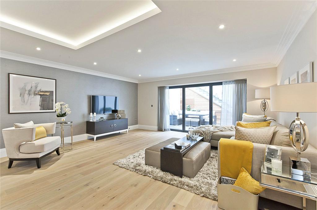 4 bedroom house for sale in St. Marys Road, Weybridge, KT13, KT13